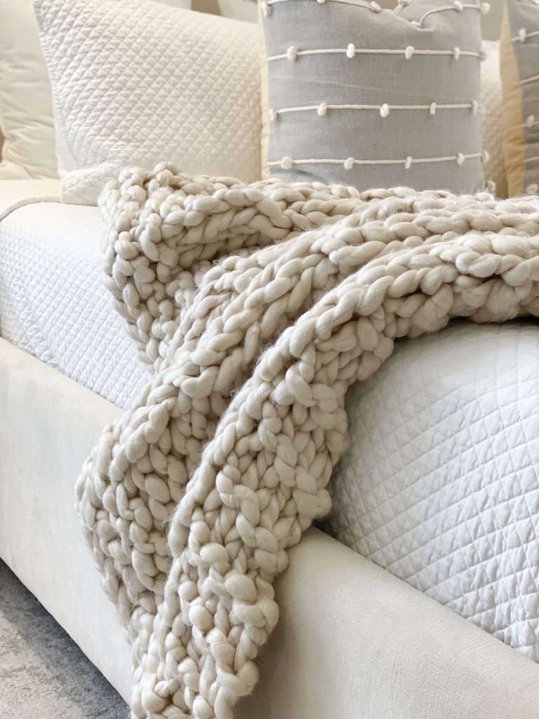 Chunky knit throw
