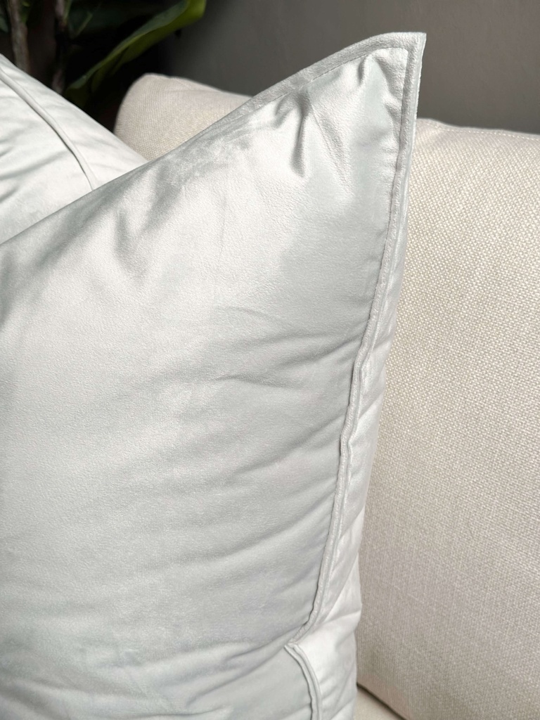 Cojin Euro Velvet Gris Palido
