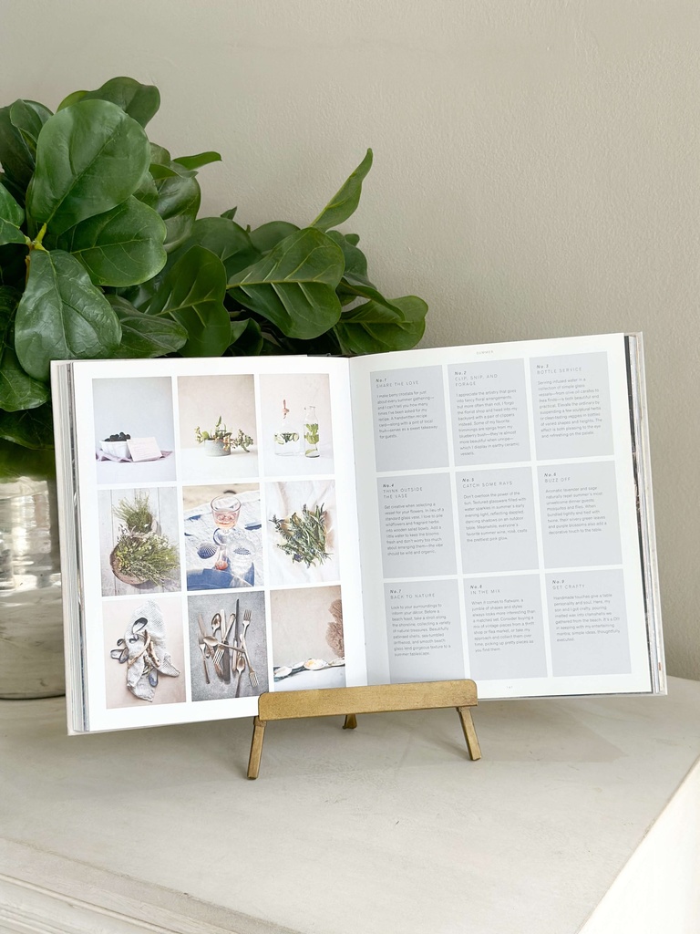 Porta libros o tablet dorado de metal