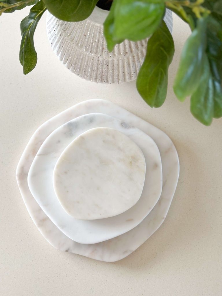 Plato irregular de mármol