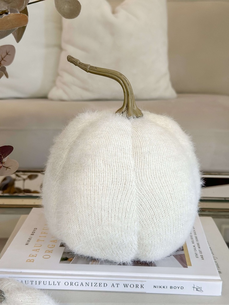 Pumpkin fuzzy blanca
