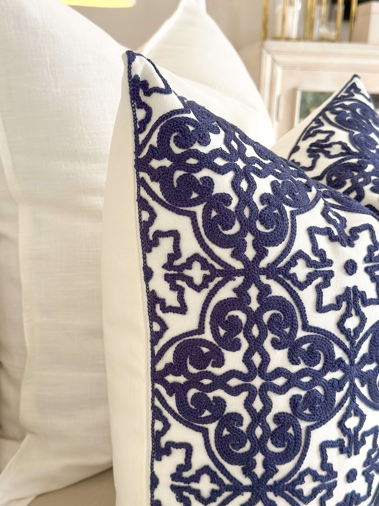 Forro de cojin bordado vintage azul