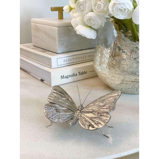 Mariposa de metal